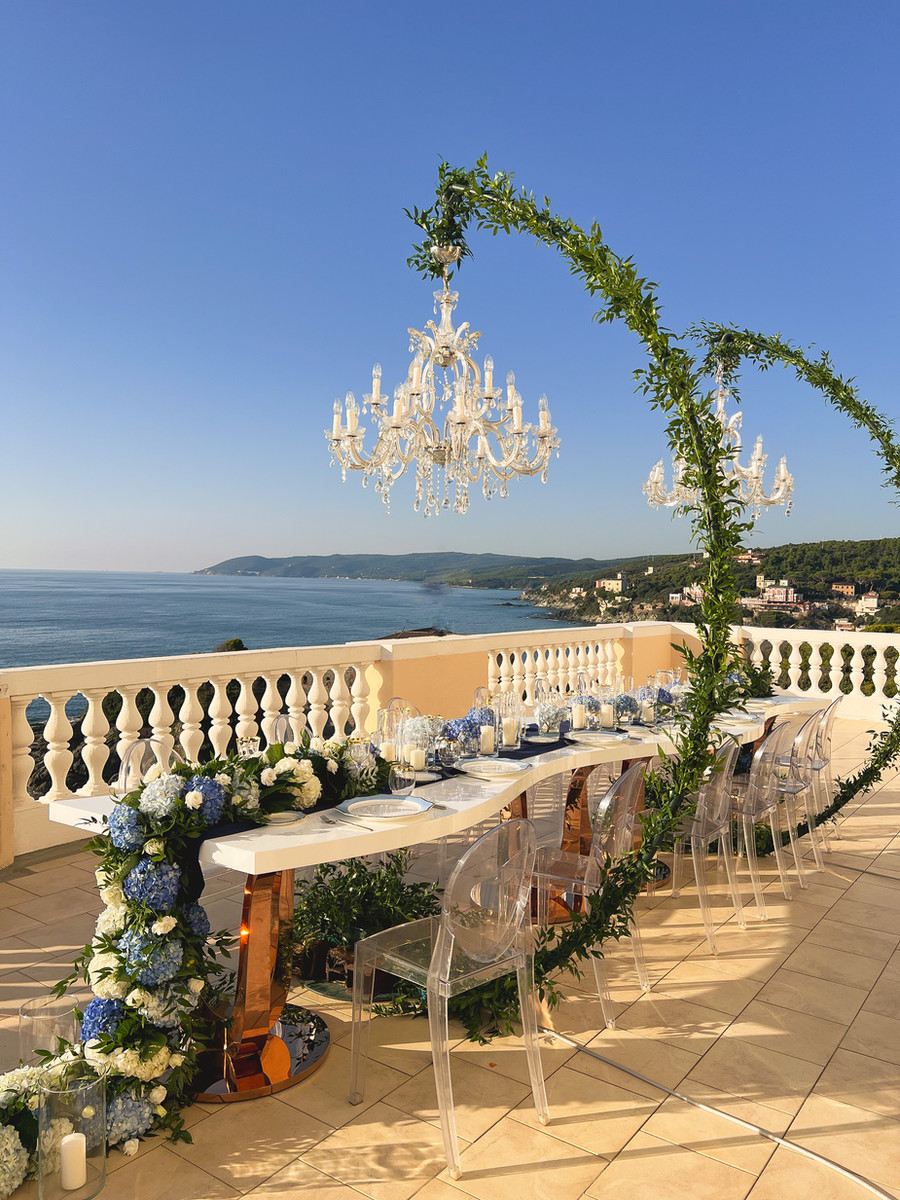 Tavolo nuziale vista mare